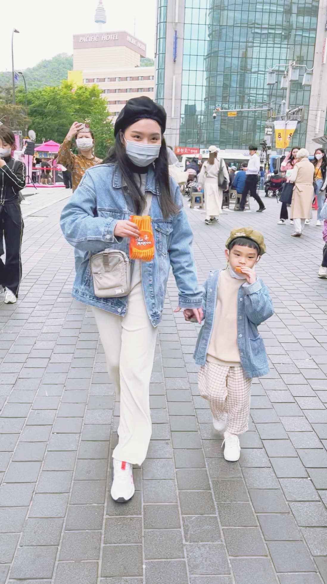 街拍牽手