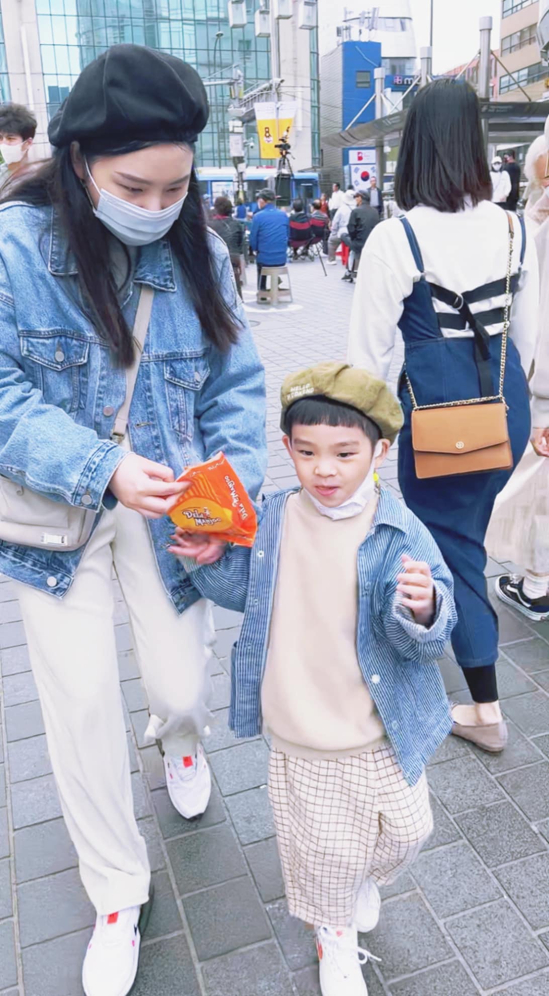 吃雞蛋糕